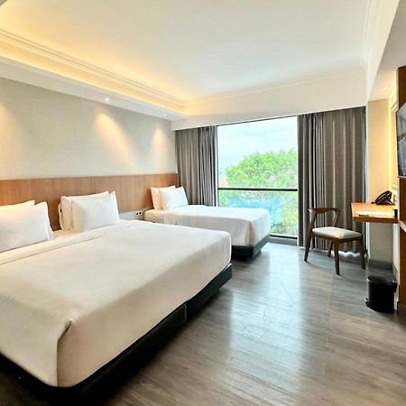 The Malioboro Hotel & Conference Center Yogyakarta Bagian luar foto